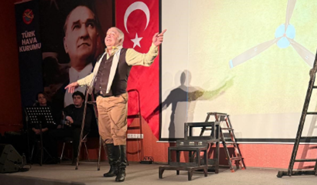 "Bir Tayyareci: Vecihi Hürkuş" tiyatro oyunu seyircilerden tam not aldı