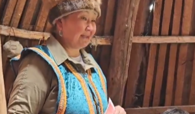 Altay Türkü kadının sözleri gündem oldu: “Biz Türk’üz, Gök Tengri’ye inanırız”