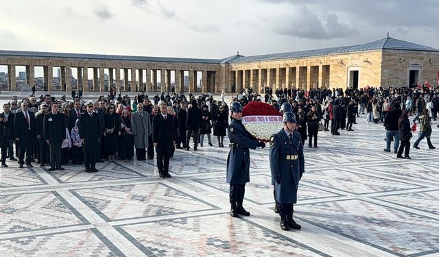 USAD 27 ARALIKTA ANITKABİR'E GİTTİ