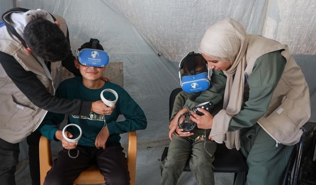 Gazze'de savaş travması yaşayan çocuklara sanal gerçeklikle terapi
