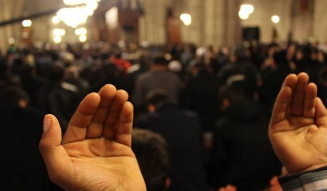 Regaib Kandilinde hangi zikirler çekilir?