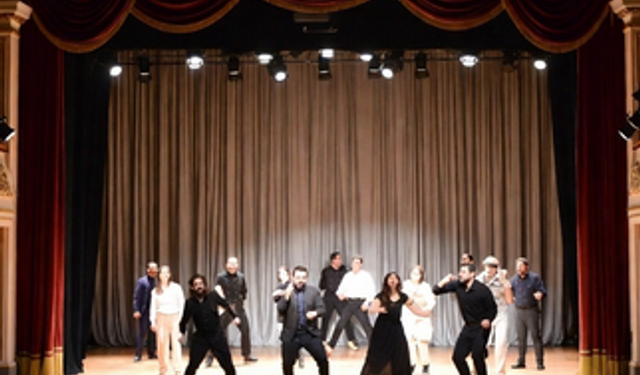 Ankara’da tiyatro dolu bir hafta başlıyor! Sezonun yıldız oyunları sahnelere taşınıyor