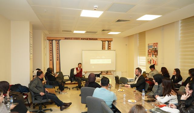 Spinoza Felsefesi Ankara’da Ele Alındı: Dijital Çağ ve Özgürlük Yorumu Dikkat Çekti