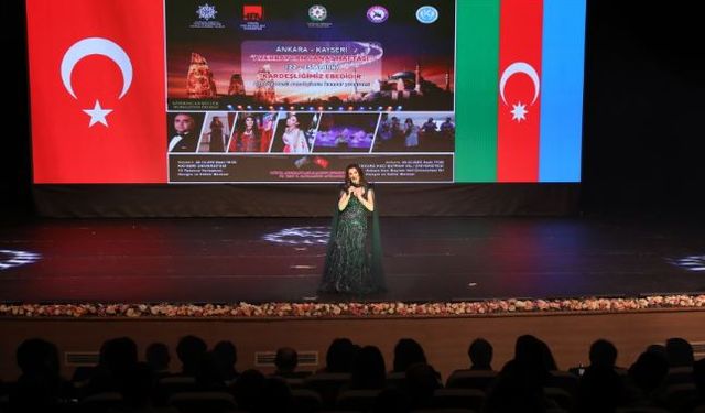 Türkiye ve Azerbaycan'ın Bağları Ankara'da Yansıtıldı!