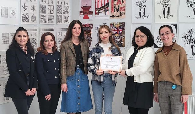 Genç tasarımcıların yıl sonu imzası: Grafik Tasarımı öğrencilerinden özel sergi!