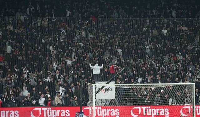 Beşiktaş kazandı ama tribünler ayakta: Tüpraş Stadyumu’nda istifa sesleri