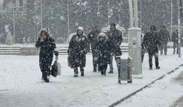 Buzlanma alarmı verildi: Tokat'ta okullar 1 gün tatil edildi