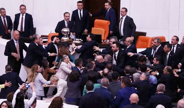 Meclise disiplinine Fransız modeli gelebilir: Huzur bozan vekile "maaş kesintisi" ve Meclis'e giriş yasağı gündemde