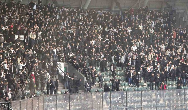 Kocaelispor–Beşiktaş maçında tribünler karıştı: 15 taraftara işlem yapıldı
