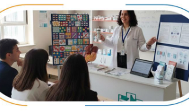 Mini Hasta Bilgilendirme Yarışması'nda mesleki yetkinlikler sahneye çıkıyor