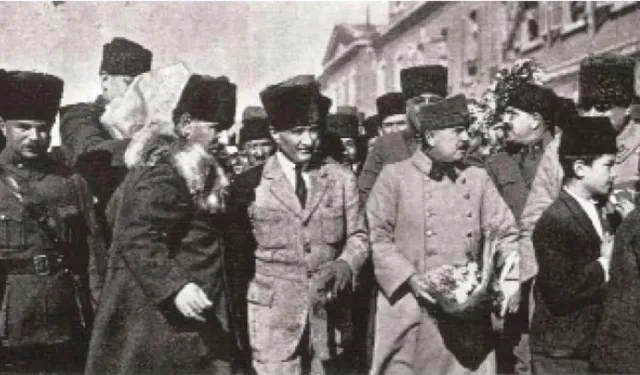 İzmir İktisat Kongresi yapılırken dönemin İktisat Bakanı kimdir?