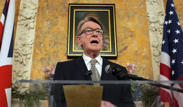 İngiltere'de bomba gelişme: Epstein belgelerinde adı geçen eski büyükelçi gözaltında!