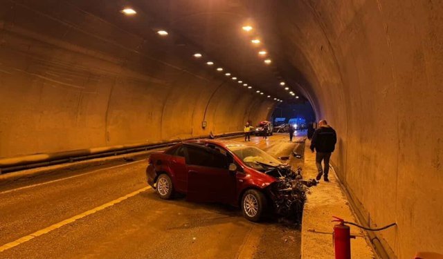 Karabük'te Tünel İçinde Kaza: 2'si Çocuk 7 Kişi Yaralandı