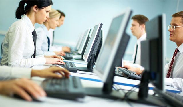 Arefe günü bankalar, noterler ve eczaneler açık mı?