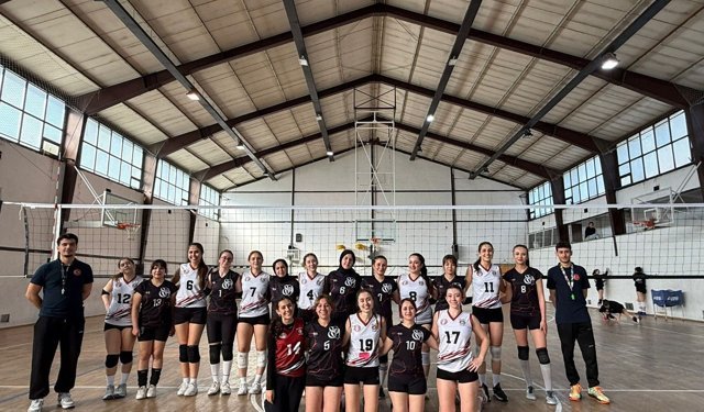 Filede nefes kesen mücadele: Ankara Üniversitesi'nde voleybol heyecanı zirveye çıktı!