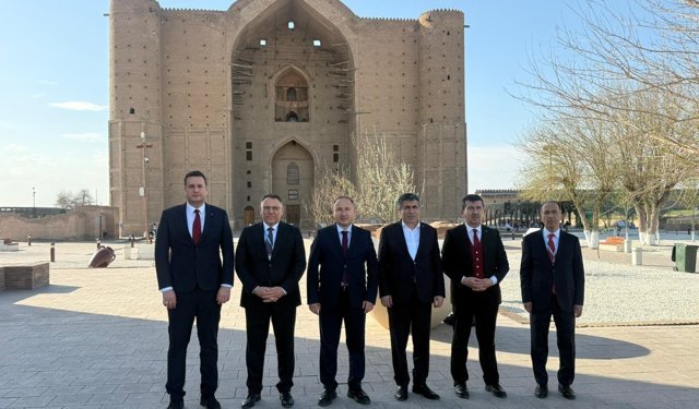 Musa Kazım Arıcan Türkisten'dan dünyaya seslendi: "Hikmet kaybolursa insan da kaybolur"