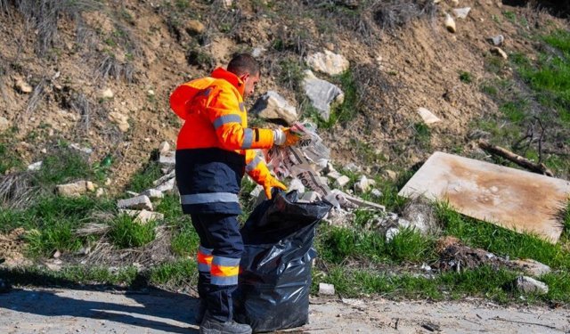 Ankara'da temizlik atağı: Gölbaşı mahallelerinde yoğun mesai!