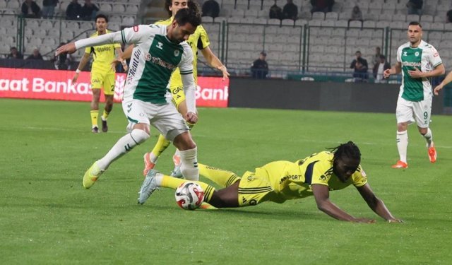 Fenerbahçe yarı finali Konyaspor'a kaptırdı! Tecesco'ya tepkiler çığ gibi...