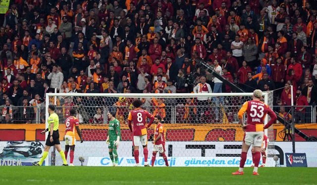 Galatasaray'a Kocaelispor şoku! Zirvede puan farkı eridi, şampiyonluk yarışı alev aldı