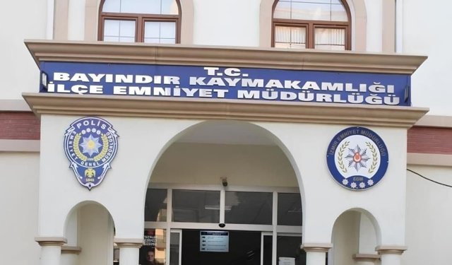 İzmir’de polise bıçaklı saldırı: 3 polis yaralandı, 4 kişi gözaltında