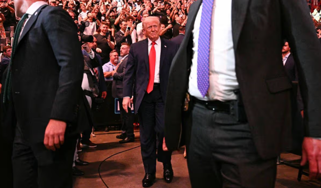 Trump'tan şaşırtan hamle: Barış zirvesi dağılırken UFC’de ortaya çıktı!