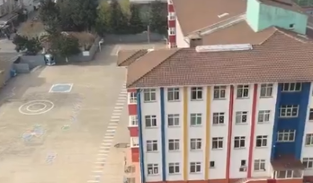 Sıralar boş bahçeler sessiz! Veliler korkuyor