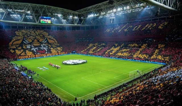 Derbi öncesi stat karıştı! Fenerbahçeli futbolcular ıslıklandı