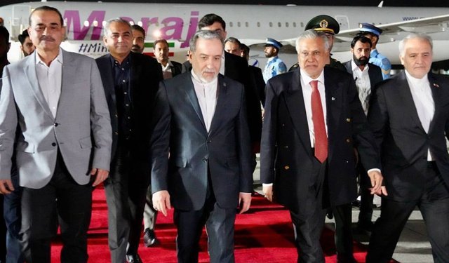 ABD-İran görüşmeleri çıkmaza girdi: Arakçi İslamabad’da, Washington’la temas yok