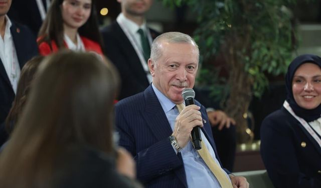Cumhurbaşkanlığı Külliyesi'nde 19 Mayıs buluşması: Erdoğan Gençlerle bir araya geldi!