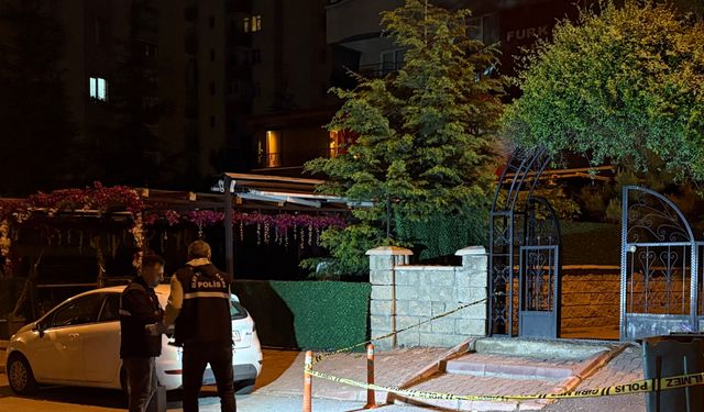 Darp edilen kadını kurtarmak istediler: İki kardeş bıçaklandı