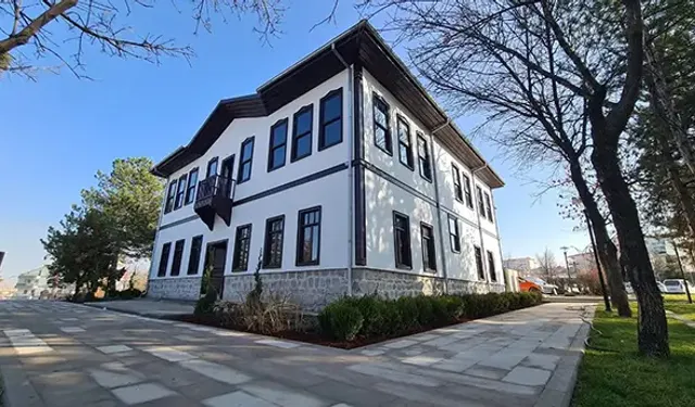 Ankara'nın tarihi öğrencilerle buluşuyor: Ufuk Üniversitesi'nden Abidinpaşa Köşkü gezisi!
