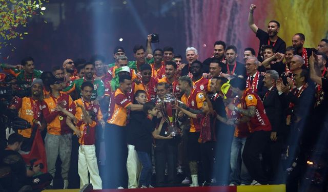 Galatasaray’dan görkemli final! 26. Şampiyonluk Kupası’nı aldılar