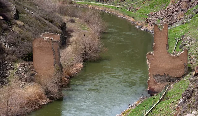 Türkiye ile Ermenistan’dan tarihi adım: Ani Köprüsü için ortak restorasyon anlaşması imzalandı!