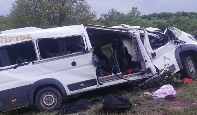 Yozgat’ta öğrenci servisi devrildi: 3 ölü 7 yaralı