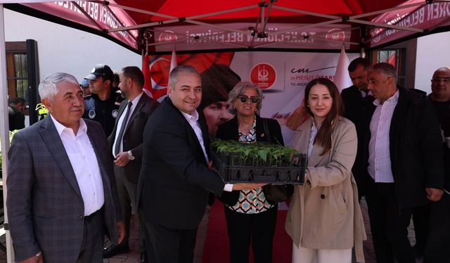 Keçiören’de çiftçiye büyük destek! Sebze fideleri ücretsiz dağıtıldı