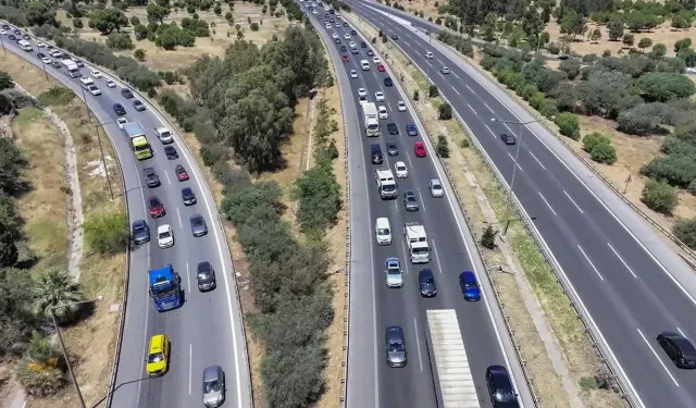 Kurban Bayramı’nın 2. gününde yola çıkacaklara kritik uyarı! Bazı yollarda ulaşım tek şeride düştü
