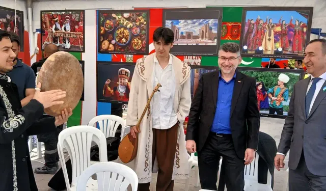 Özbekistan Büyükelçisi Haydarov Gastro Fest’te stantları ziyaret etti