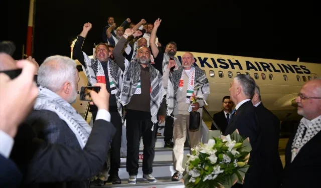 İsrail’in alıkoyduğu aktivistler İstanbul’da! Uçak iniş yaptı