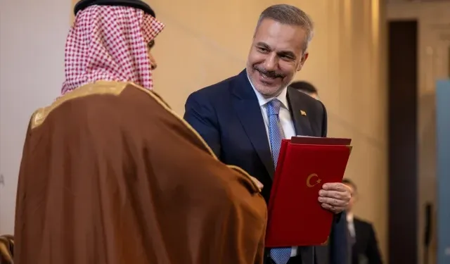Türkiye ile Suudi Arabistan arasında vize muafiyeti anlaşması imzalandı!