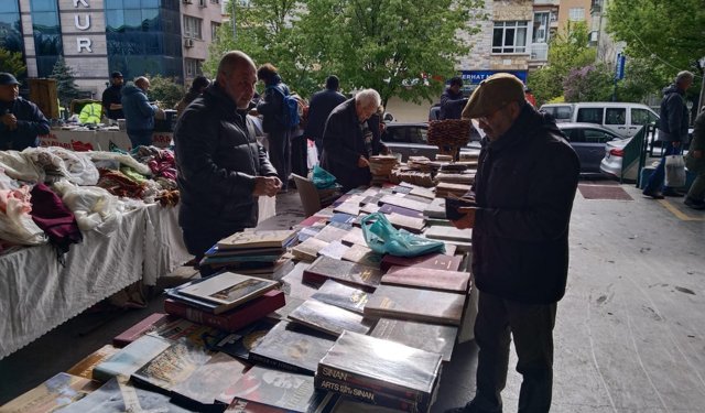 Ankara'nın soğuk havası Ayrancı Antika Pazarını vurdu!