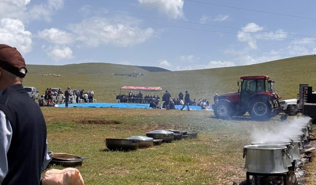 Ankaralı çiftçilerden bereket duası: Şabanözü Köyü'nde yüzlerce vatandaş bir araya geldi