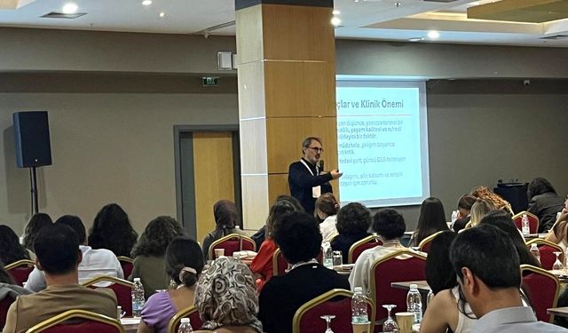 Eskişehir'de otizm ve nörogelişim buluşması: Prof. Dr. Türkçapar'dan yaşam boyu değişim vurgusu