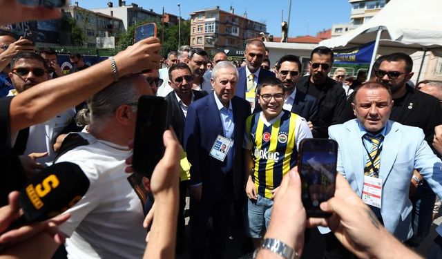 Fenerbahçe'de seçim heyecanı: Binlerce üye yeni başkan için oy kullanıyor!