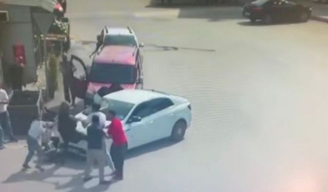Ankara husumetli iki grup arasında tekmeli yumruklu saldırı | VİDEO |