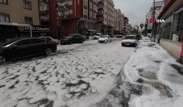 Ankara’da dolu ve sağanak hayatı felç etti! Yollar beyaza büründü, evler su altında kaldı