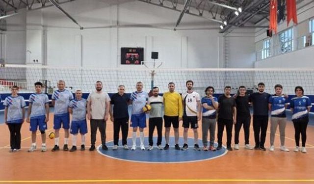 Bala’da Kurumlar Arası Voleybol Turnuvası Nefes Kesiyor