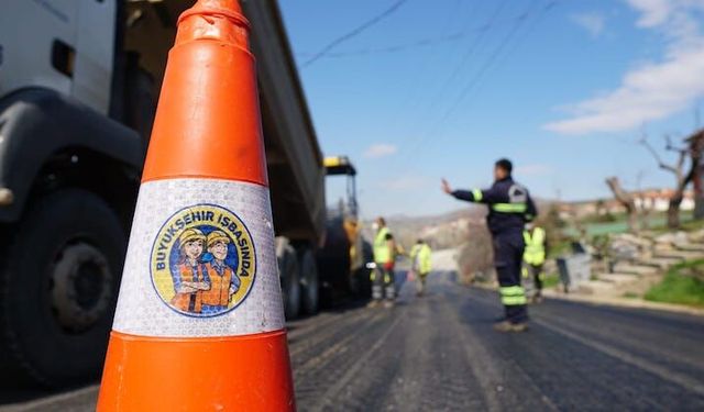 ABB’den Aydınlıkevler’de asfalt mesaisi!