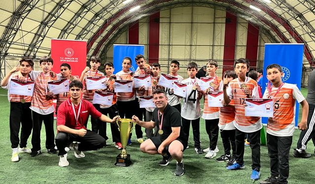 Ankara’ya çifte gurur: Hacı Bayram Veli Spor Ortaokulu Türkiye’yi salladı