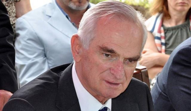70 yıllık CHP'li Önder Sav'dan istifa kararı: "Binayı ve parti amblemini haksız olarak kullanan kiracılar..."