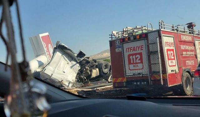 Ankara yolunda korkunç kaza: Tavuk yüklü tır kontrolden çıkınca olanlar oldu!